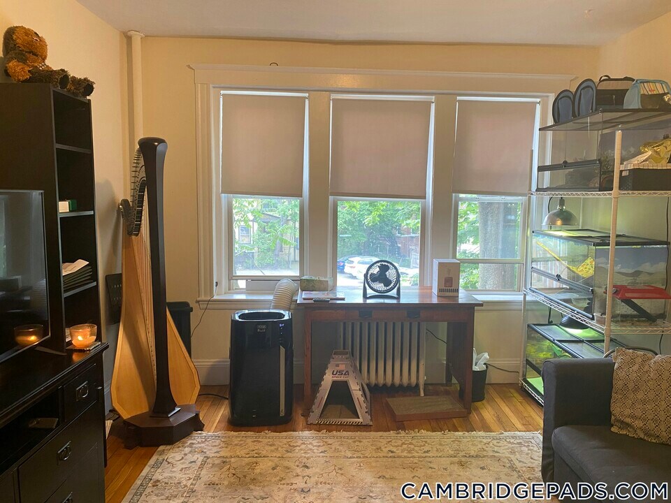 1616 Massachusetts Ave in Cambridge, MA - Building Photo