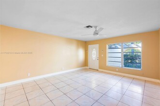 8406 NW 35th St in Coral Springs, FL - Building Photo - Building Photo