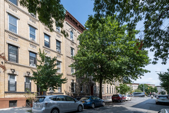 155 Newton St in Brooklyn, NY - Building Photo - Building Photo