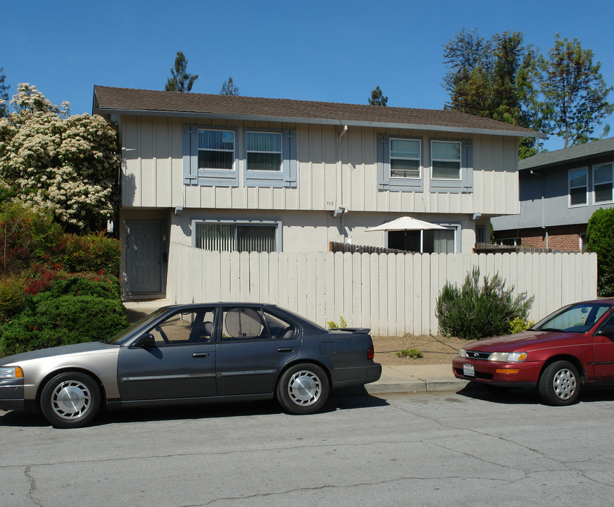 715 Reseda Dr in Sunnyvale, CA - Building Photo