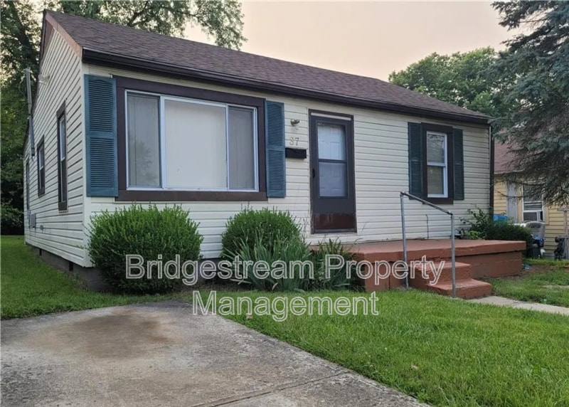 37 Crown Ave in Dayton, OH - Building Photo