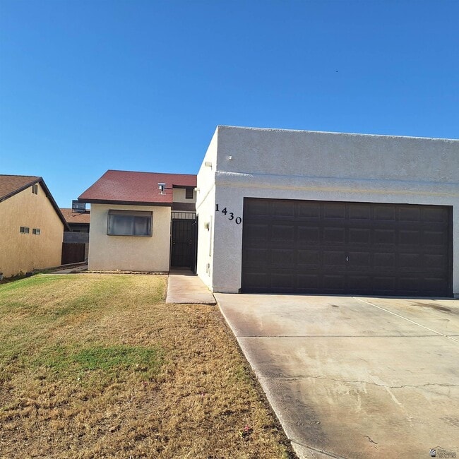 property at 1430 W Hillside Pl