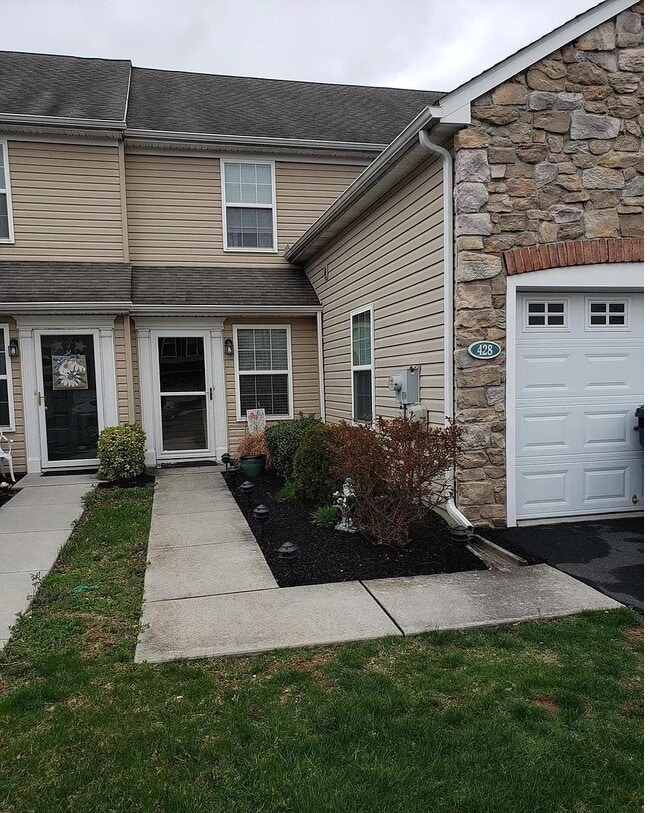428 Eisenhower Dr in Carlisle, PA - Building Photo - Building Photo