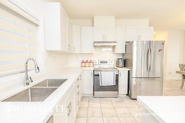 356 Sedgewood St in Kitchener, ON - Building Photo - Building Photo