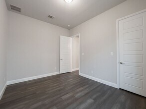4412 La Roche Ave in Carrollton, TX - Building Photo - Building Photo