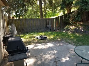 1255 NW Davis Way in Pullman, WA - Building Photo - Building Photo