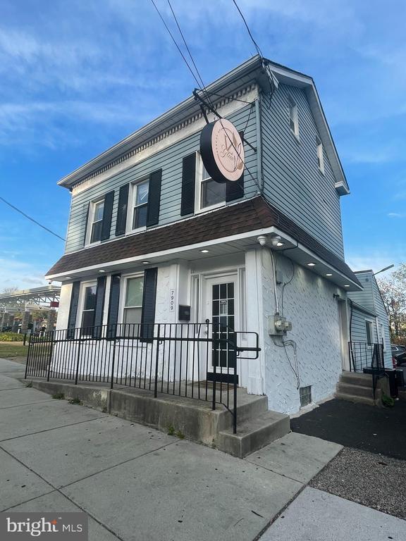 property at 7909 Oxford Ave