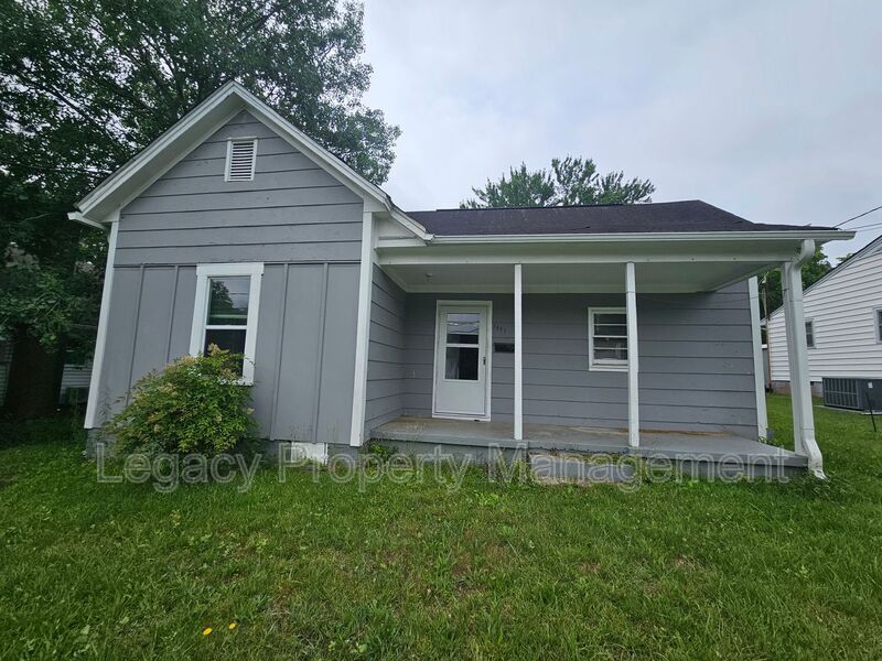1111 N Mebane St in Burlington, NC - Building Photo