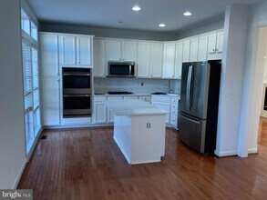 13005 Jadestone Way in Woodbridge, VA - Building Photo - Building Photo
