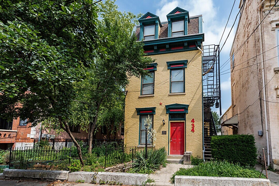434 Elizabeth St in Cincinnati, OH - Foto de edificio