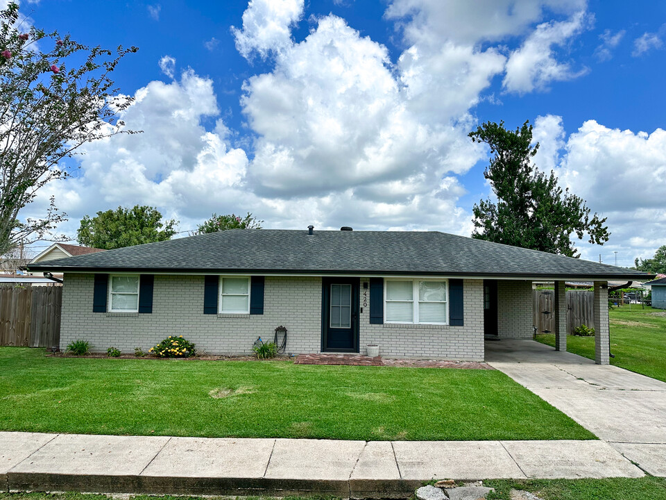 420 Cypress St in Raceland, LA - Building Photo