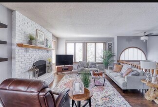 9240 Chesshire Ln N in Maple Grove, MN - Building Photo - Building Photo