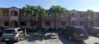 2348 W 56th St, Unit 15 in Hialeah, FL - Building Photo