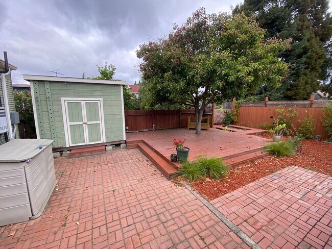1570 MacArthur Blvd in Oakland, CA - Building Photo - Building Photo