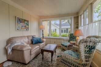 515 N St Joseph St in Suttons Bay, MI - Building Photo - Building Photo