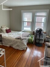 79 Bigelow St, Unit 2 in Quincy, MA - Foto de edificio - Building Photo