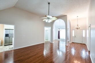 645 Fallbrook Ln in Clarksville, TN - Building Photo - Building Photo