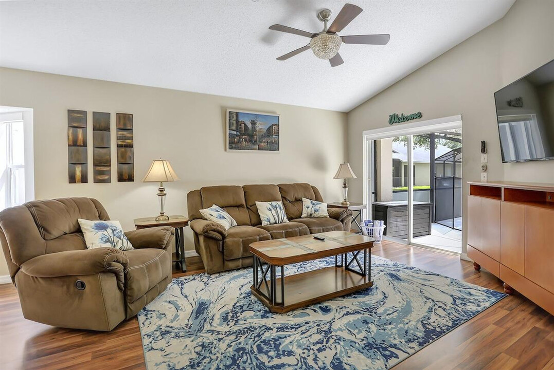 8457 Secret Key Cove in Kissimmee, FL - Building Photo