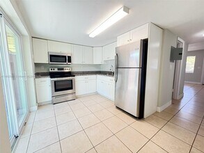 5420 SW 38th St in West Park, FL - Building Photo - Building Photo