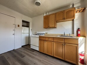 141 Lembeck Ave, Unit 3 in Jersey City, NJ - Building Photo - Building Photo