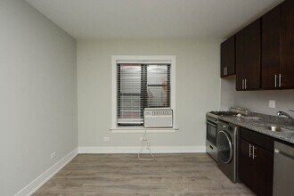 434.5 W Belden Ave, Unit 302B in Chicago, IL - Building Photo - Building Photo