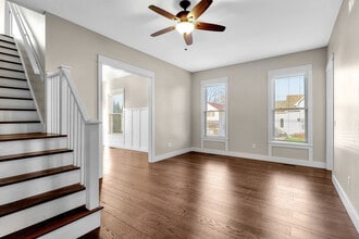 710 N Oak St in Bloomington, IL - Building Photo - Building Photo