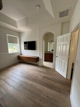 8795 NW 112th Path in Doral, FL - Building Photo - Building Photo