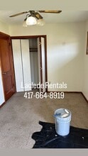 164 Crescent in Lebanon, MO - Foto de edificio - Building Photo