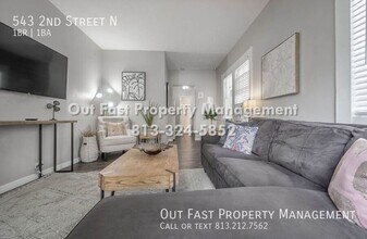 543 2nd St N in St. Petersburg, FL - Foto de edificio - Building Photo