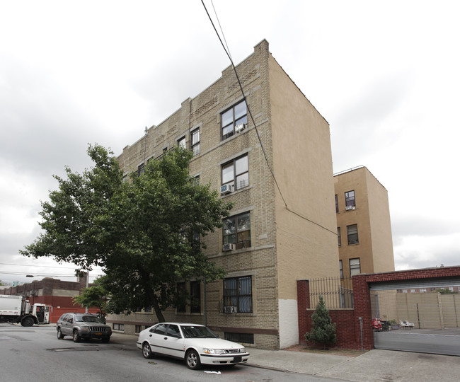 82 W 9th St in Brooklyn, NY - Building Photo - Building Photo