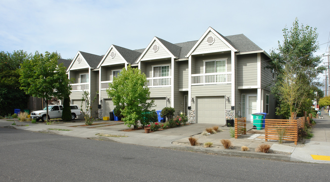 1423-1439 NE 61st Ave in Portland, OR - Building Photo