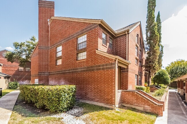 7930 Roanoke Run in San Antonio, TX - Building Photo - Building Photo