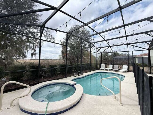 8032 Oak Shadow Ct in Davenport, FL - Building Photo - Building Photo