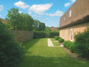 Brooksedge Townhomes in Columbus, OH - Foto de edificio - Building Photo