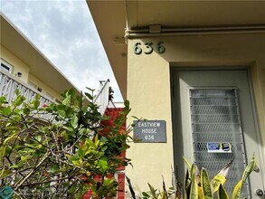 636 Meridian Ave in Miami Beach, FL - Building Photo - Building Photo