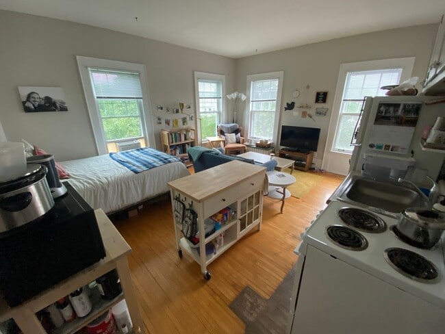 property at 2118 Pillsbury Ave