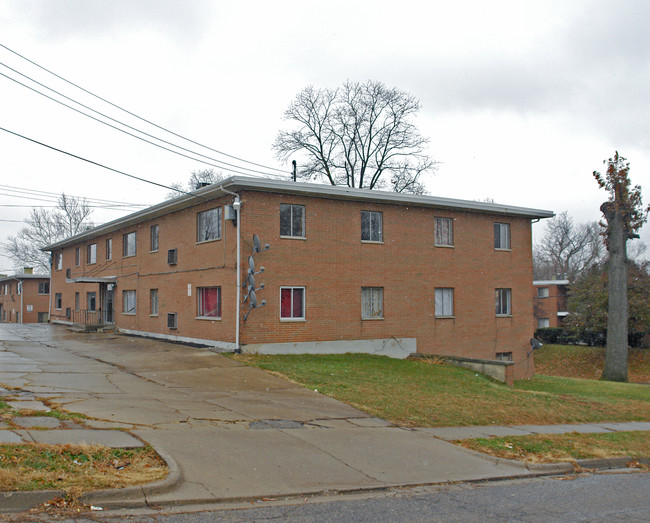 1707 Radio Rd in Dayton, OH - Foto de edificio - Building Photo