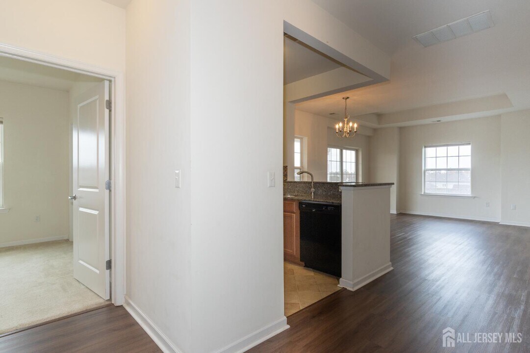 541 E Celebration Way in South Plainfield, NJ - Building Photo