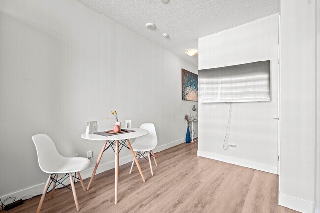 211 Fort York Blvd, Unit SI ID1345927P in Toronto, ON - Building Photo - Building Photo