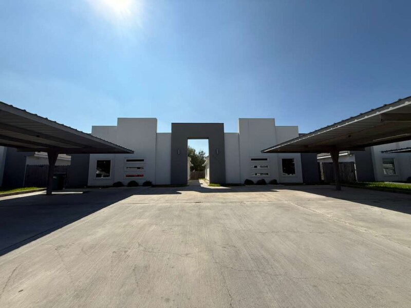 1307 W Heritage Dr in Pharr, TX - Building Photo