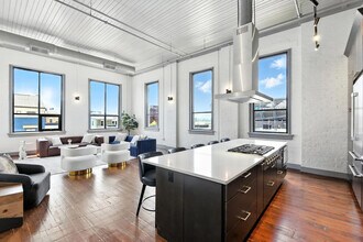 222 W 15th St in Cincinnati, OH - Building Photo - Building Photo