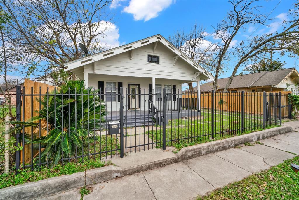 1404 N 67th St in Houston, TX - Building Photo