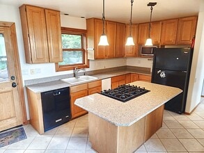 7381 Buckboard Dr in Park City, UT - Foto de edificio - Building Photo