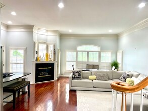 10017 Blake Ln in Oakton, VA - Building Photo - Building Photo