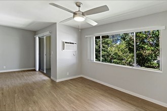Maplewood Apartments in Mountain View, CA - Building Photo - Building Photo