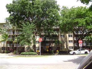 1800 Sans Souci Blvd, Unit 232 in North Miami, FL - Foto de edificio