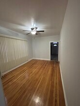 4028 W Crystal St, Unit 2 in Chicago, IL - Building Photo - Building Photo