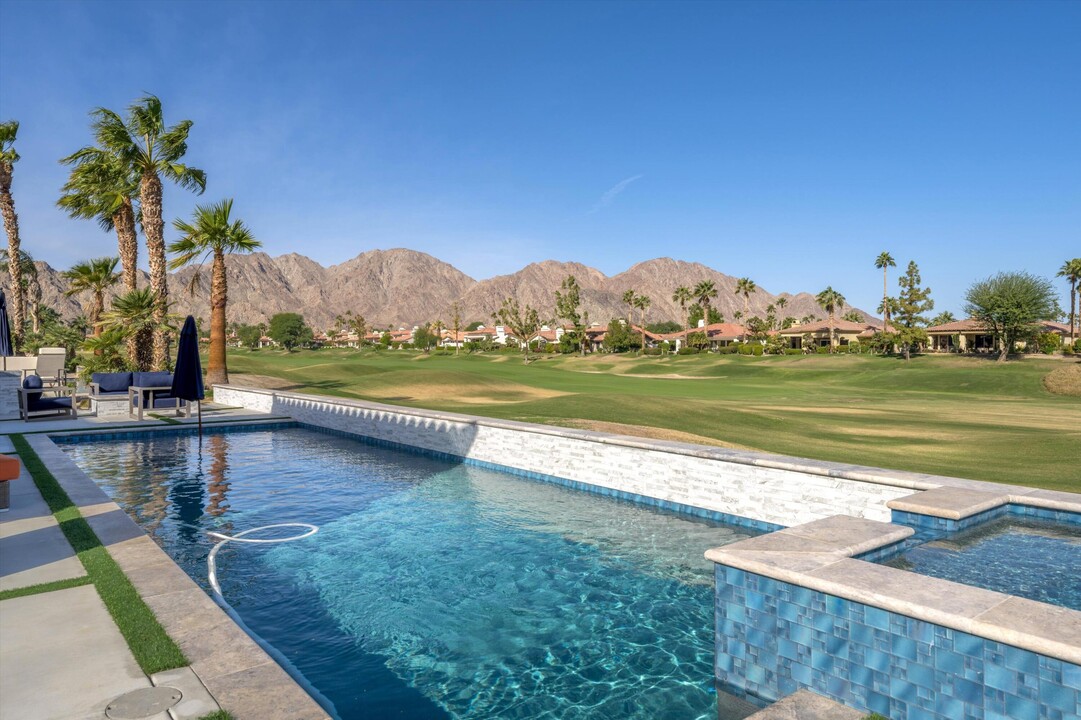 80396 Hermitage in La Quinta, CA - Building Photo