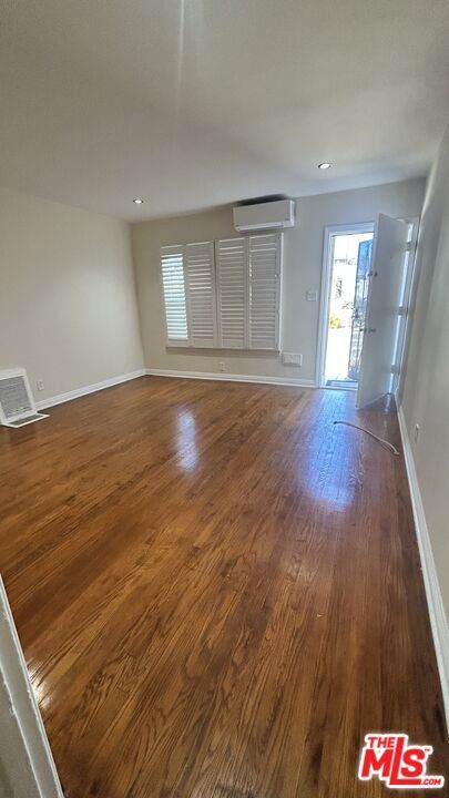 626 E Fairview Blvd in Inglewood, CA - Building Photo - Building Photo