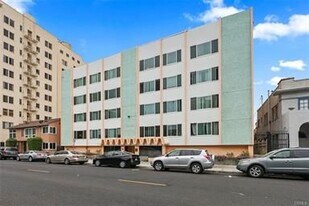 335 Cedar Ave in Long Beach, CA - Building Photo